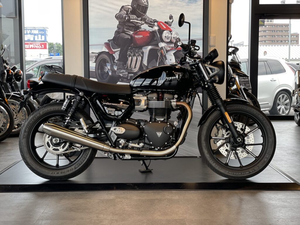 トライアンフ純正ミラースピードツイン900 2024年モデル